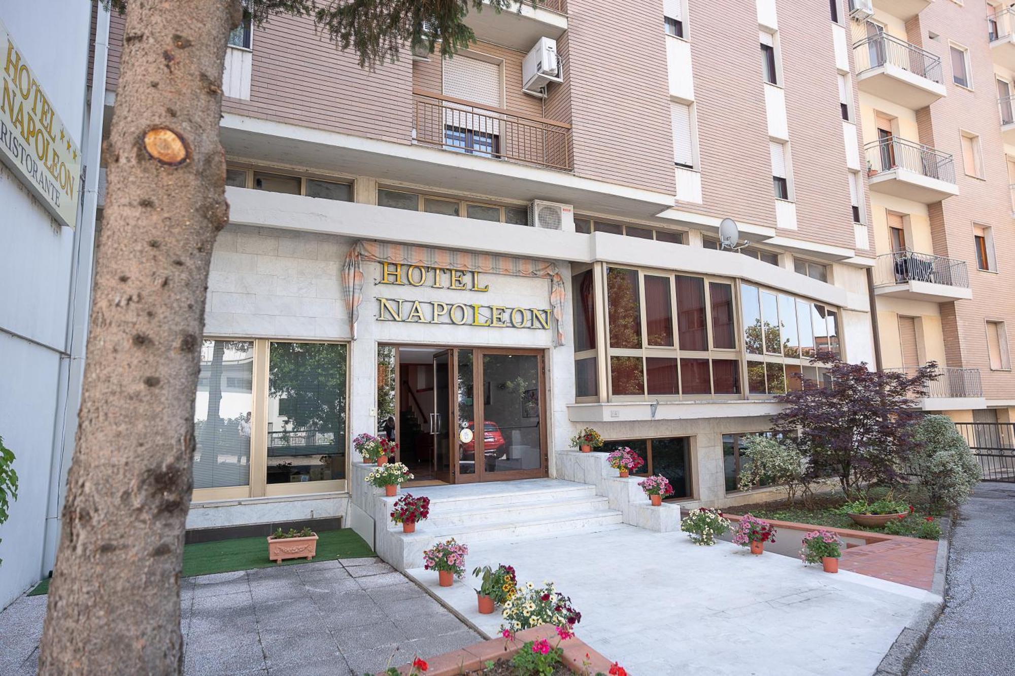 Hotel Napoleon Pontremoli Exterior foto